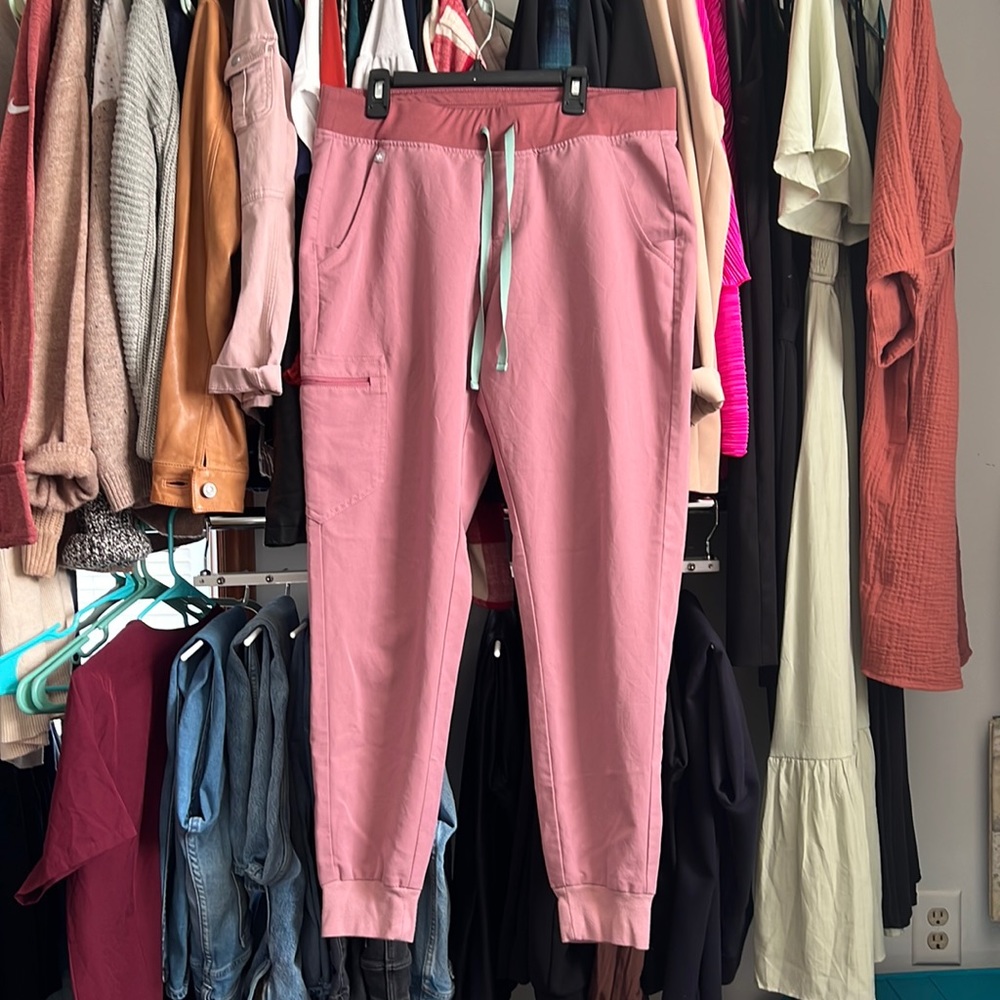 Women’s FIGS jogger bottoms
